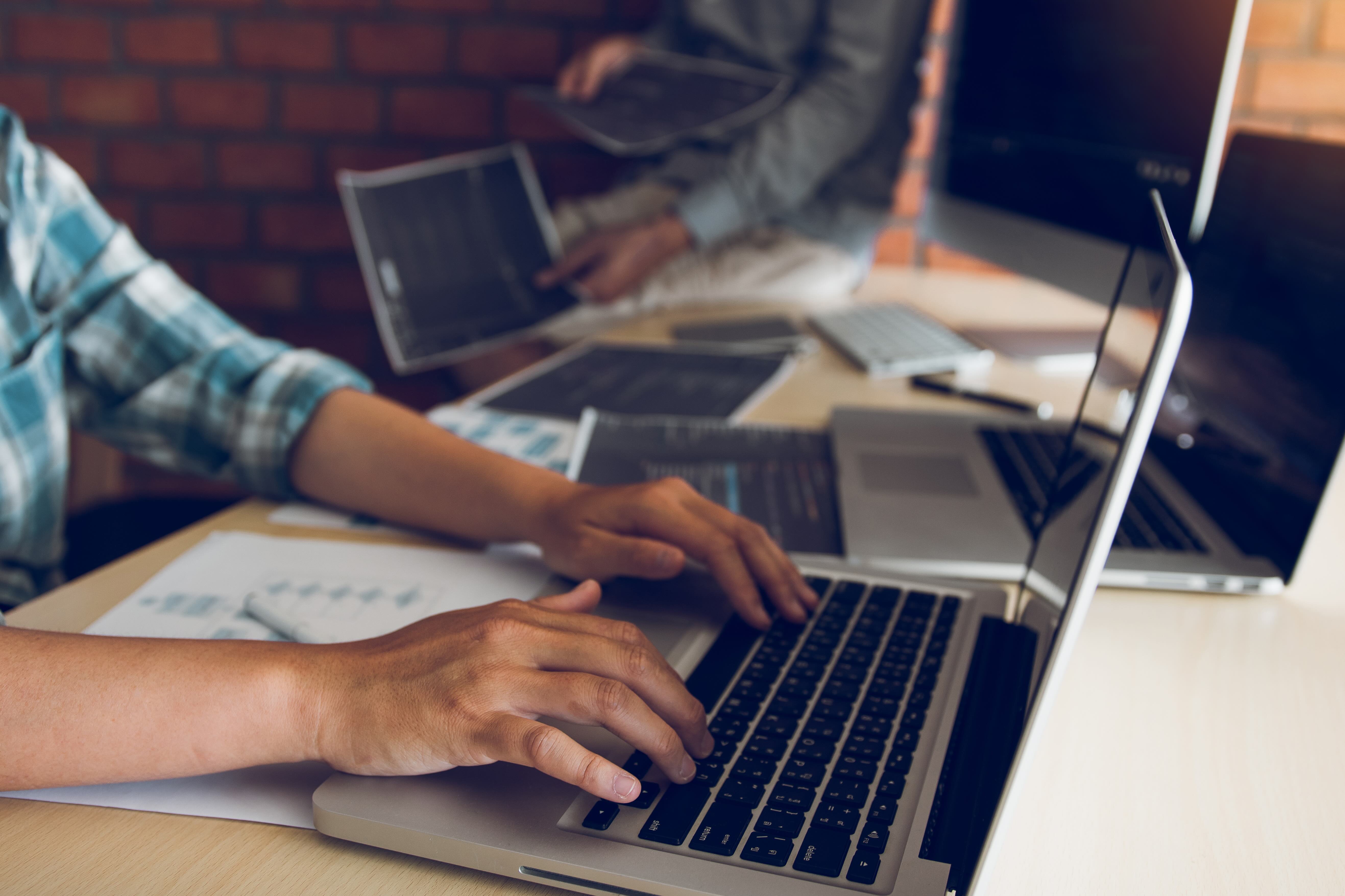 REST API Guide: HTTP Basics, CRUD, Authentication & Best Practices